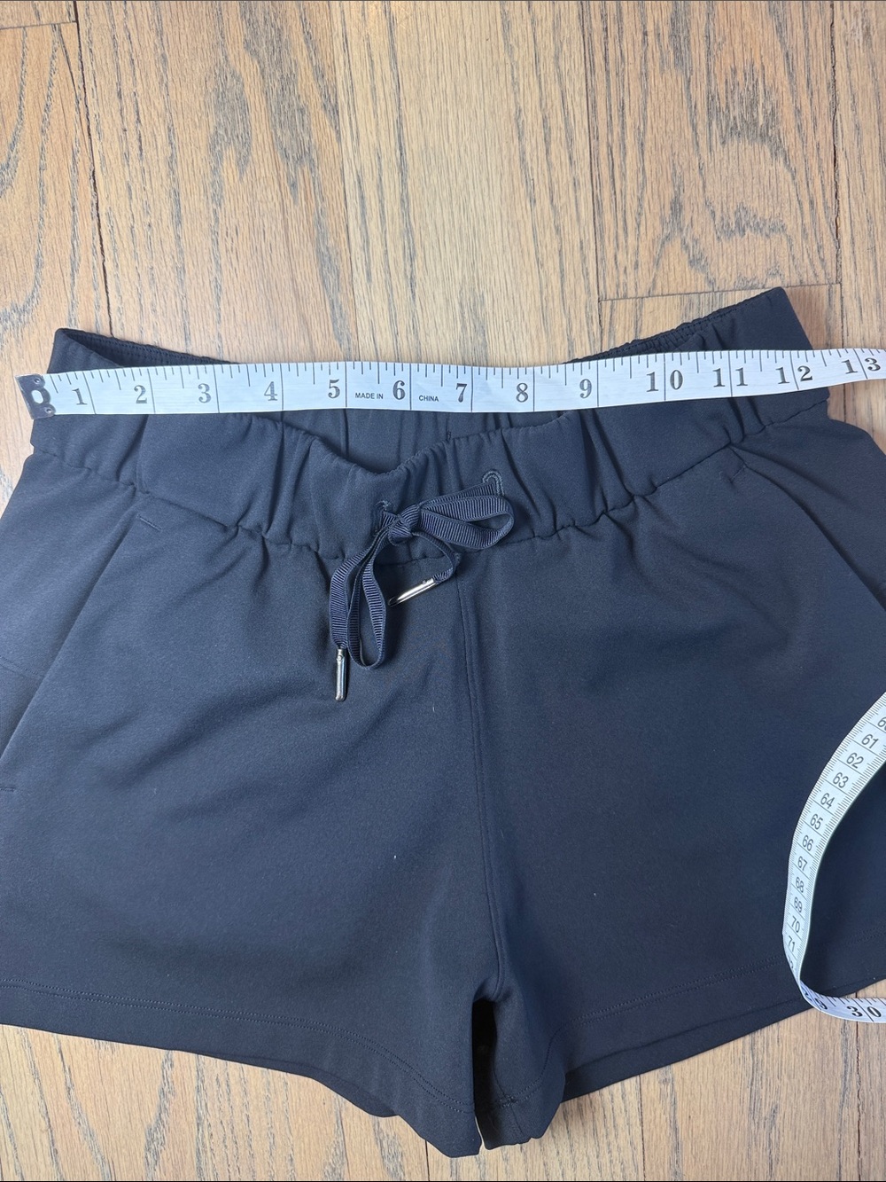 Lululemon On The Fly Short *2.5” Black Elastic-Waist Active Shorts Size 4 - Picture 12 of 13